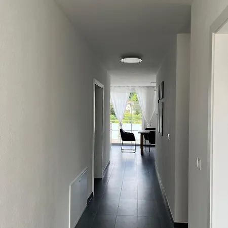 Modern Wohnen & Entspannen - Wohnung Mit Balkon - 2 Διαμέρισμα *