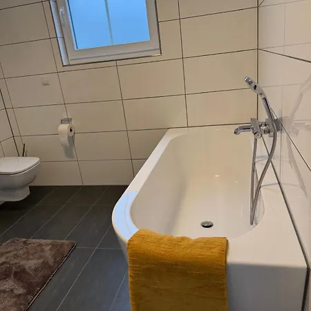 Modern Wohnen & Entspannen - Wohnung Mit Balkon - 2 Διαμέρισμα *