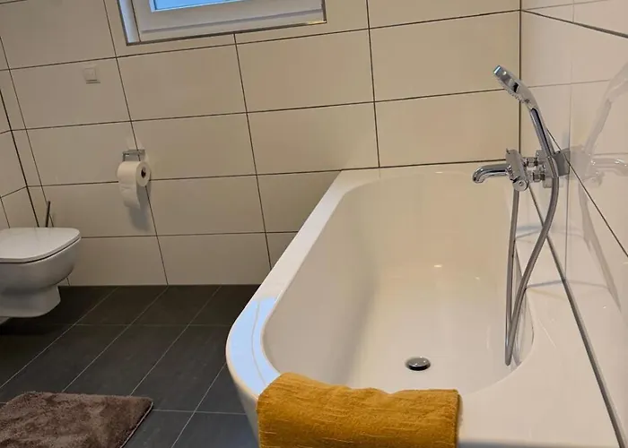 Modern Wohnen & Entspannen - Mit Balkon - 2 Apartamento *